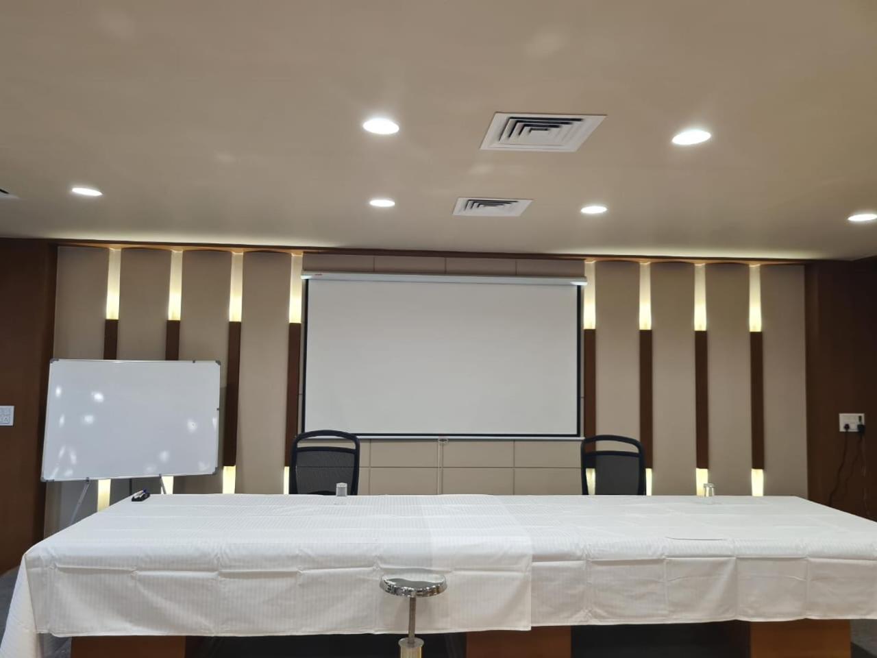 Club Azzurro Resort - Nalsarovar Nānodra Esterno foto